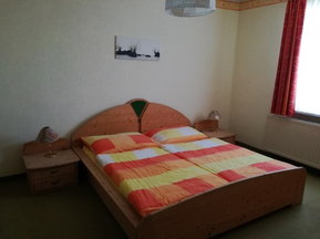 Doppelbett im Gasthof & Pension Orthof